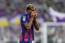 Các cầu thủ Real Madrid ‘đánh hội đồng’, 'dạy dỗ’ Yamal sau trận Siêu kinh điển