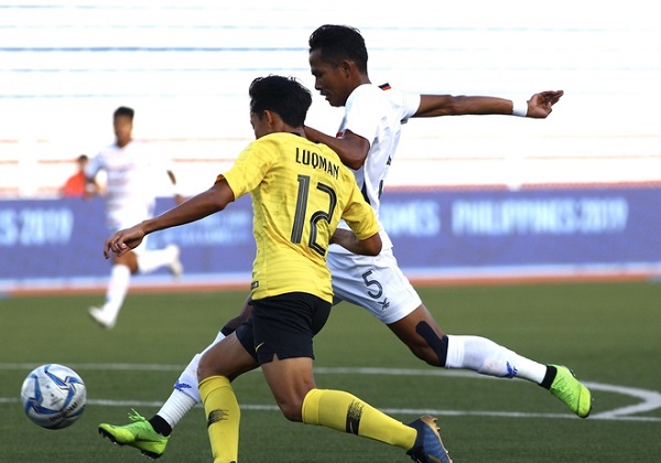 U22 Campuchia 3-1 U22 Malaysia: Hẹn U22 Việt Nam ở b&aacute;n kết