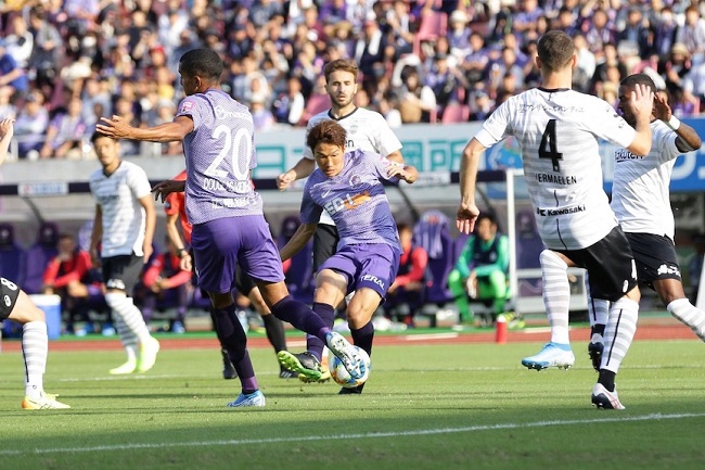 Sanfrecce Hiroshima vs Vissel Kobe, 15h00 ngày 18/10: Tiếng nói lịch sử Sanfrecce Hiroshima vs Vissel Kobe, 15h00 ngày 18/10: Tiếng nói lịch sử
