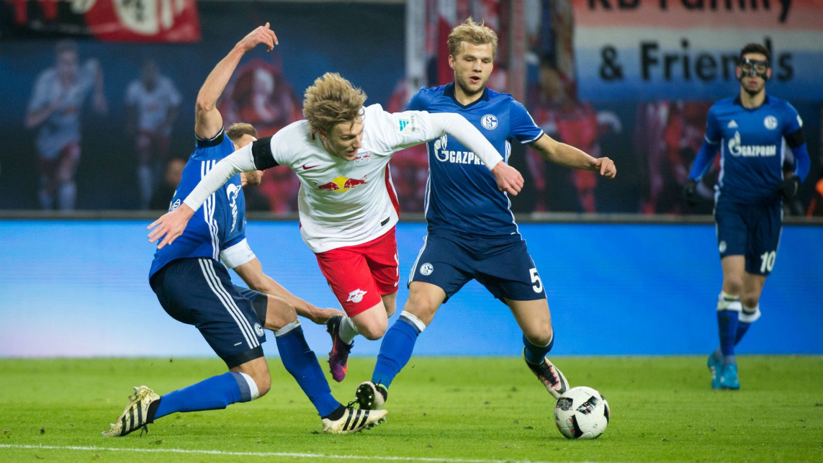 Leipzig vs Schalke 04 (23h30 3/10): Vùi dập Hoàng đế xanh