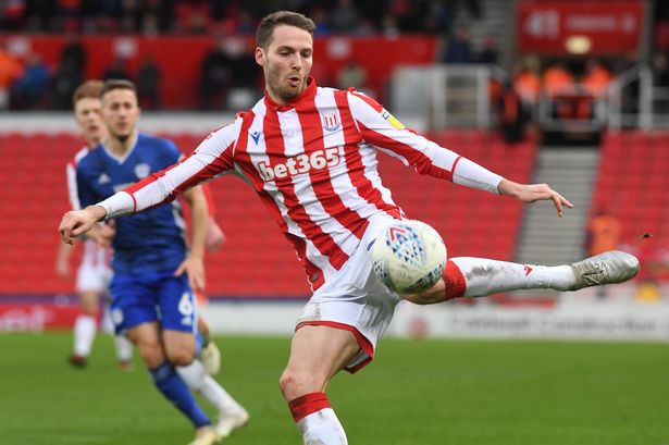 Stoke vs Barnsley, 1h45 ngày 22/10: Khách chìm đáy Stoke vs Barnsley, 1h45 ngày 22/10: Khách chìm đáy