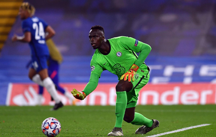 Edouard Mendy hay Kepa bắt chính ở đại chiến MU vs Chelsea?