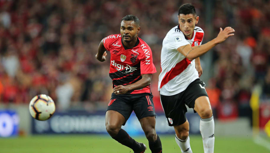 River Plate vs Athletico PR, 5h15 ngày 2/12: Vé cho chủ nhà River Plate vs Athletico PR, 5h15 ngày 2/12: Vé cho chủ nhà