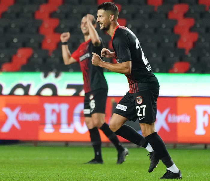 Denizlispor vs Gazisehir Gaziantep, 20h ngày 21/11: Khách có quà?