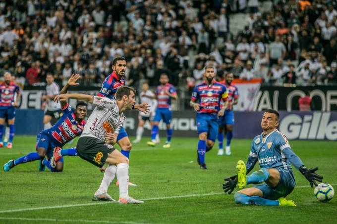 Fortaleza vs Corinthians, 7h30 ngày 3/12: Đứt mạch bất bại Fortaleza vs Corinthians, 7h30 ngày 3/12: Đứt mạch bất bại