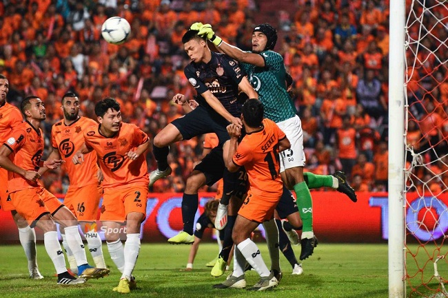 Prachuap vs Buriram United, 18h00 ngày 18/12: Nguy cơ tụt hạng