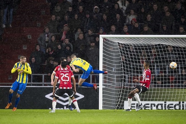 RKC Waalwijk vs PSV Eindhoven, 2h00 ngày 20/12: Cạnh tranh ngôi đầu