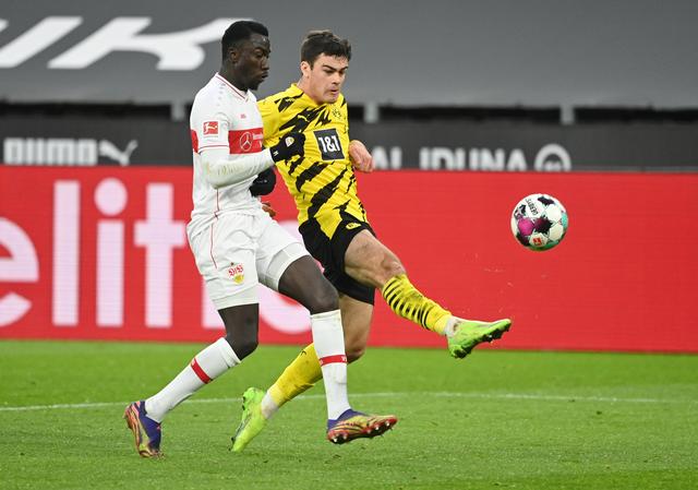 Wolfsburg vs Stuttgart (0h 21/12): Khó bắt nạt “Thiên nga trắng”