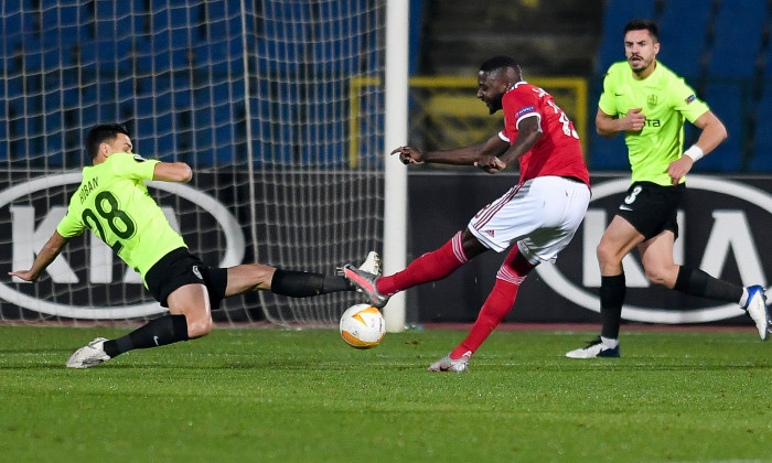 CFR Cluj vs CSKA Sofia (3h 4/12): Bám đuổi top 2