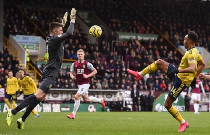 Kết quả Burnley 0-0 Arsenal: Chia điểm nhạt nh&ograve;a