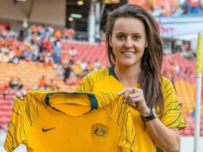 Hayley Raso - nữ tuyển thủ Úc đọ sắc cùng Hoàng Thị Loan
