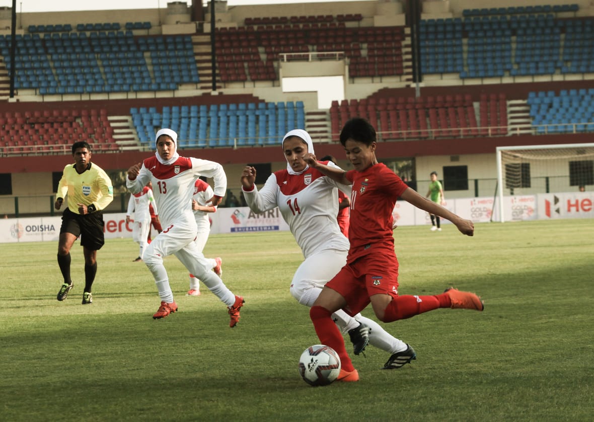 Tin tức bóng đá Việt Nam 4/2: Sao Myanmar hé lộ tuyệt chiêu thắng Việt Nam