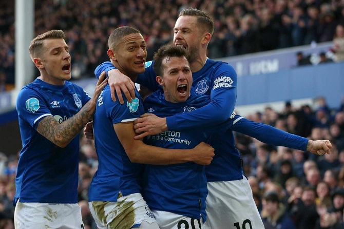 Kết quả Everton 3-1 Crystal Palace: &Aacute;p s&aacute;t Top 6