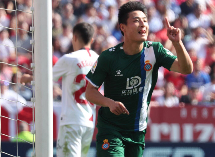 Sevilla 2-2 Espanyol: Chỉ m&igrave;nh Suso l&agrave; kh&ocirc;ng đủ