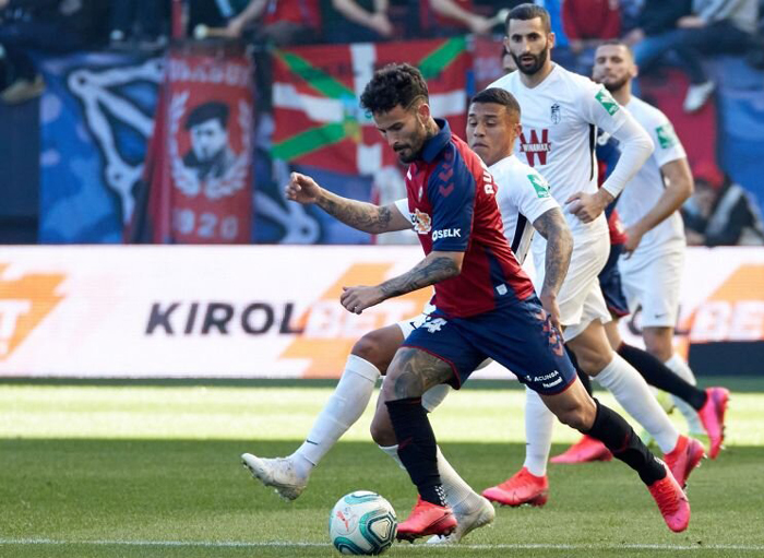 Osasuna 0-3 Granada: Hết sợ s&acirc;n kh&aacute;ch