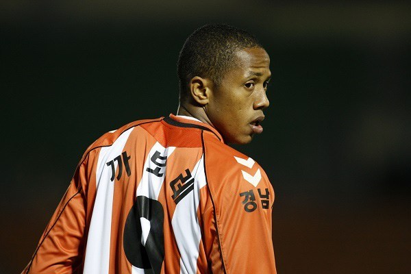 HLV Park Hang Seo giúp đội bóng Hàn Quốc lãi 55 tỷ đồng