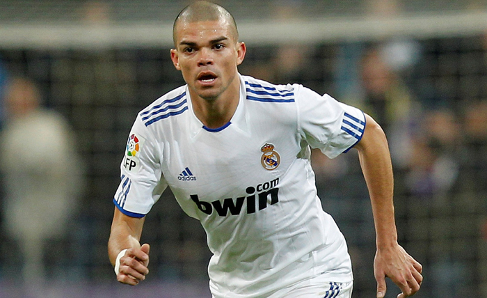 Đội hình 11 cầu thủ xuất sắc nhất trong lịch sử Real Madrid: Song sát Ronaldo? Đội hình 11 cầu thủ xuất sắc nhất trong lịch sử Real Madrid: Song sát Ronaldo?