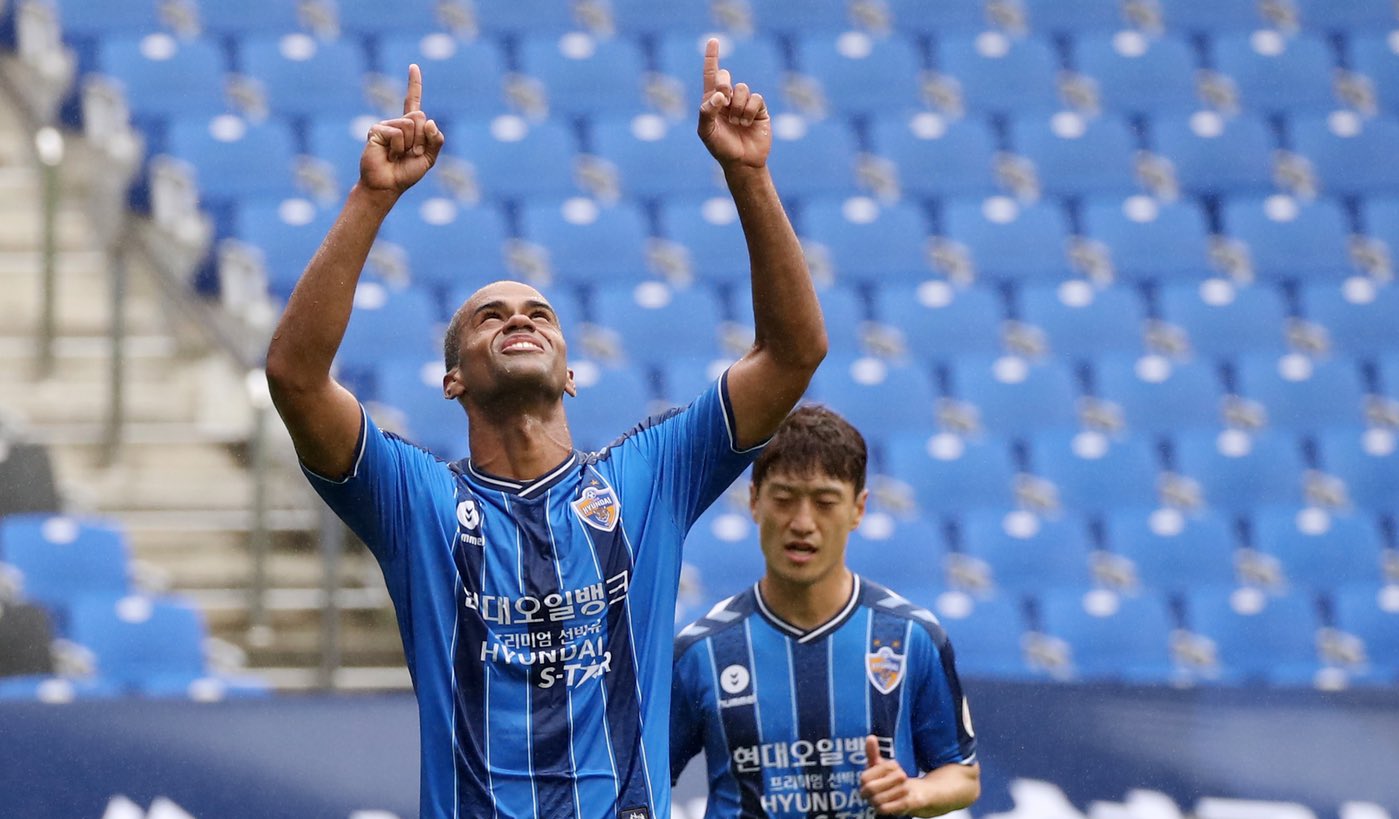 Suwon Bluewings 2-3 Ulsan Hyundai: Ngược d&ograve;ng nghẹt thở ở ph&uacute;t cuối