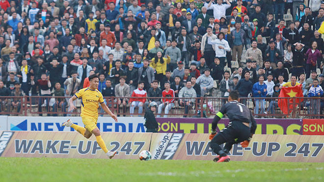 Những kỷ lục ấn tượng của V-League sau 20 năm