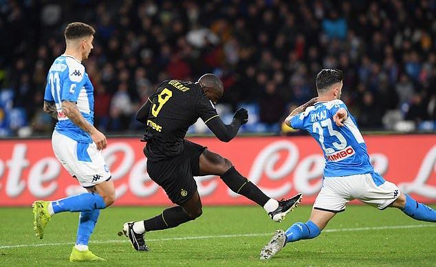 Dự đoán Napoli vs Inter (2h45 14/6) bởi chuyên gia Aron Wright