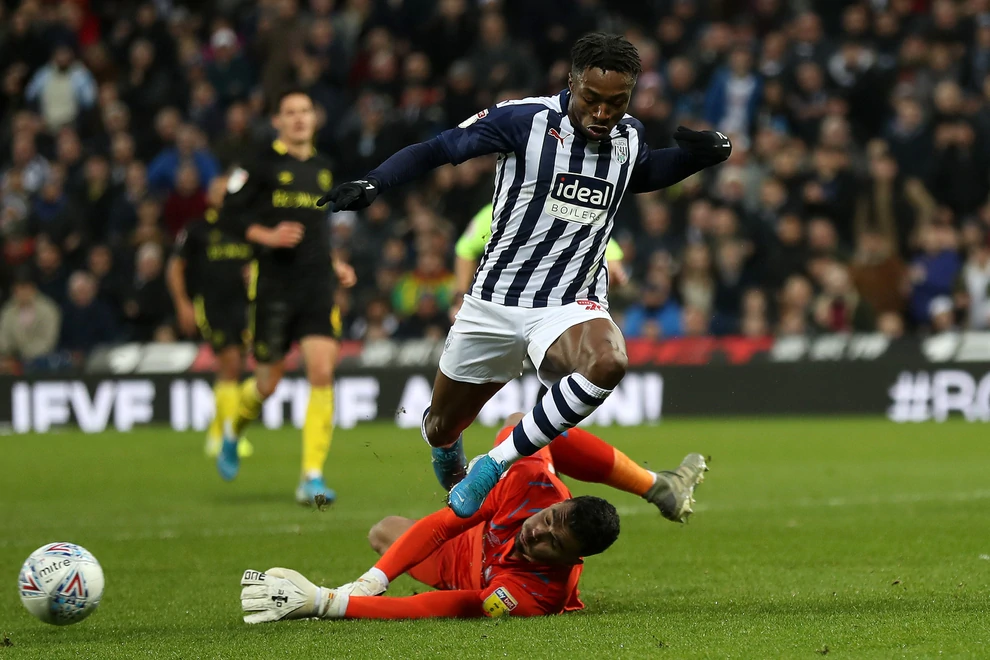 Brentford vs West Bromwich (1h45 27/6): Rút ngắn khoảng cách