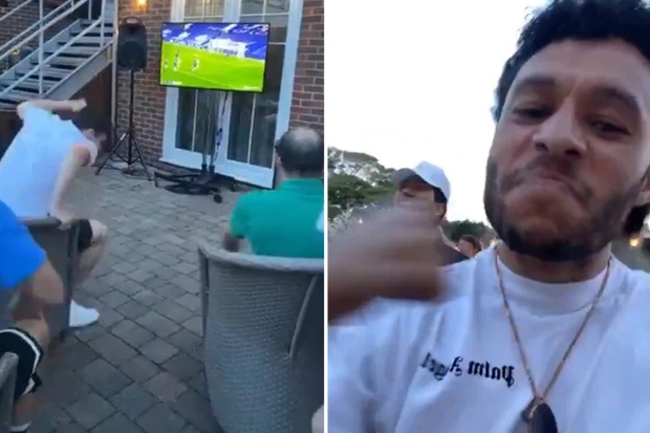 Chùm ảnh: CĐV Liverpool ăn mừng chức vô địch Premier League 2019/20 Chùm ảnh: CĐV Liverpool ăn mừng chức vô địch Premier League 2019/20