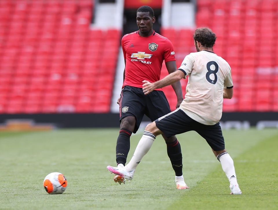 Bruno Fernandes đại chiến Paul Pogba trong trận hòa 4-4 của MU