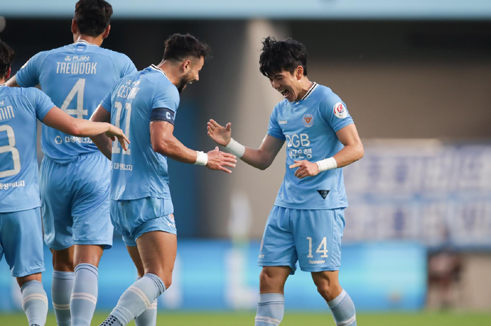 Busan IPark vs Daegu, 18h ngày 17/6: Khó thắng cách biệt