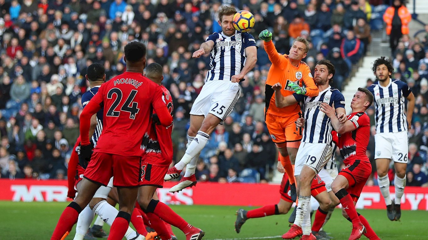 Huddersfield vs West Brom (23h30 17/7): Hướng tới ngôi á quân