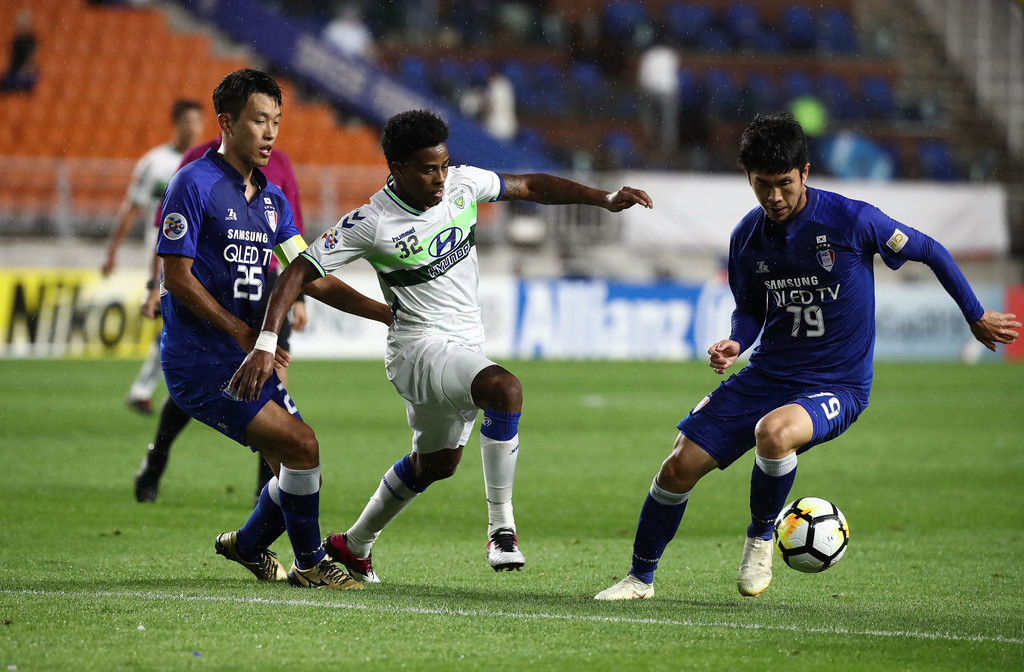 Suwon Bluewings vs Jeonbuk Hyundai, 17h00 ngày 15/8: Đối thủ dễ chơi