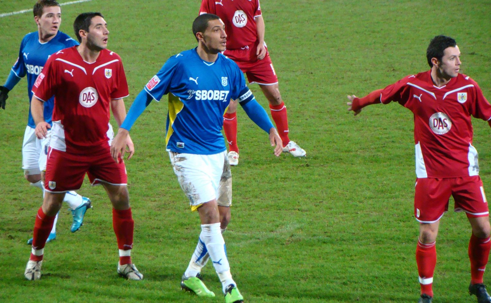 Cardiff City vs Bristol City (01h00 ngày 7/11):  Tiếp cận nhóm đầu