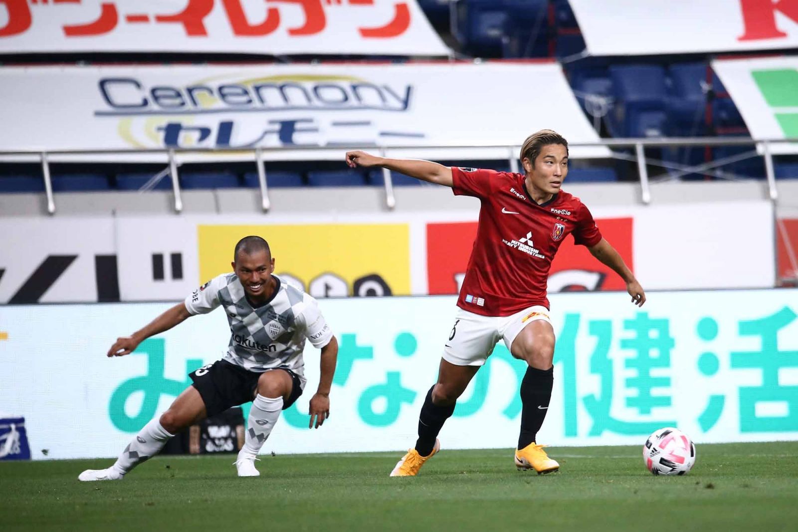 Urawa Red Diamonds vs Oita Trinita, 17h ng&agrave;y 29/8: Nối d&agrave;i mạch bất bại