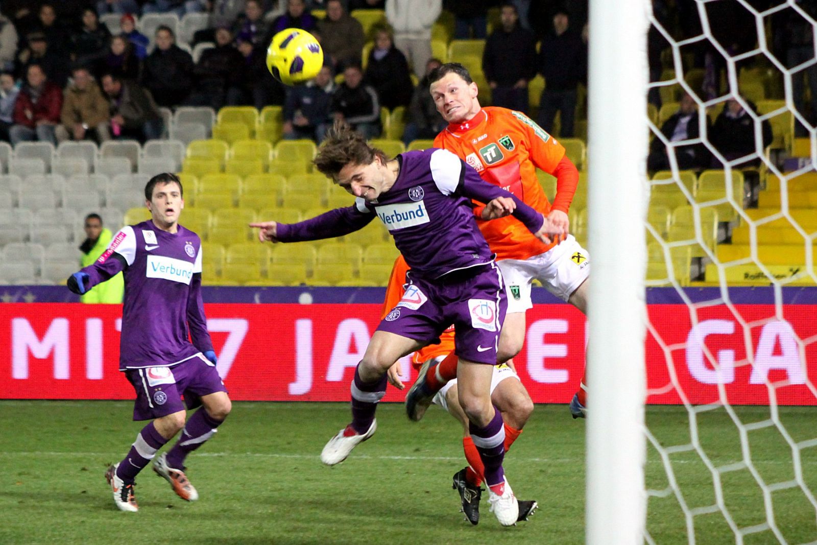Austria Wien vs Retz, 16h15 ngày 30/8: Vùi dập quân xanh Austria Wien vs Retz, 16h15 ngày 30/8: Vùi dập quân xanh