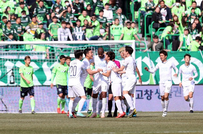Daegu vs Jeonbuk Hyundai, 18h00 ngày 8/8: Bám đuổi