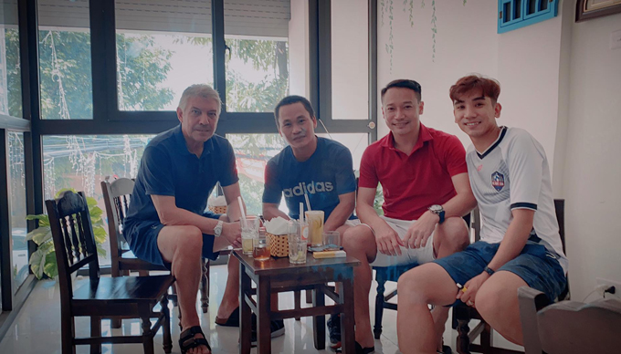 Vị bác sỹ U23 Việt Nam đa tài và đứa con tinh thần vạn người mê