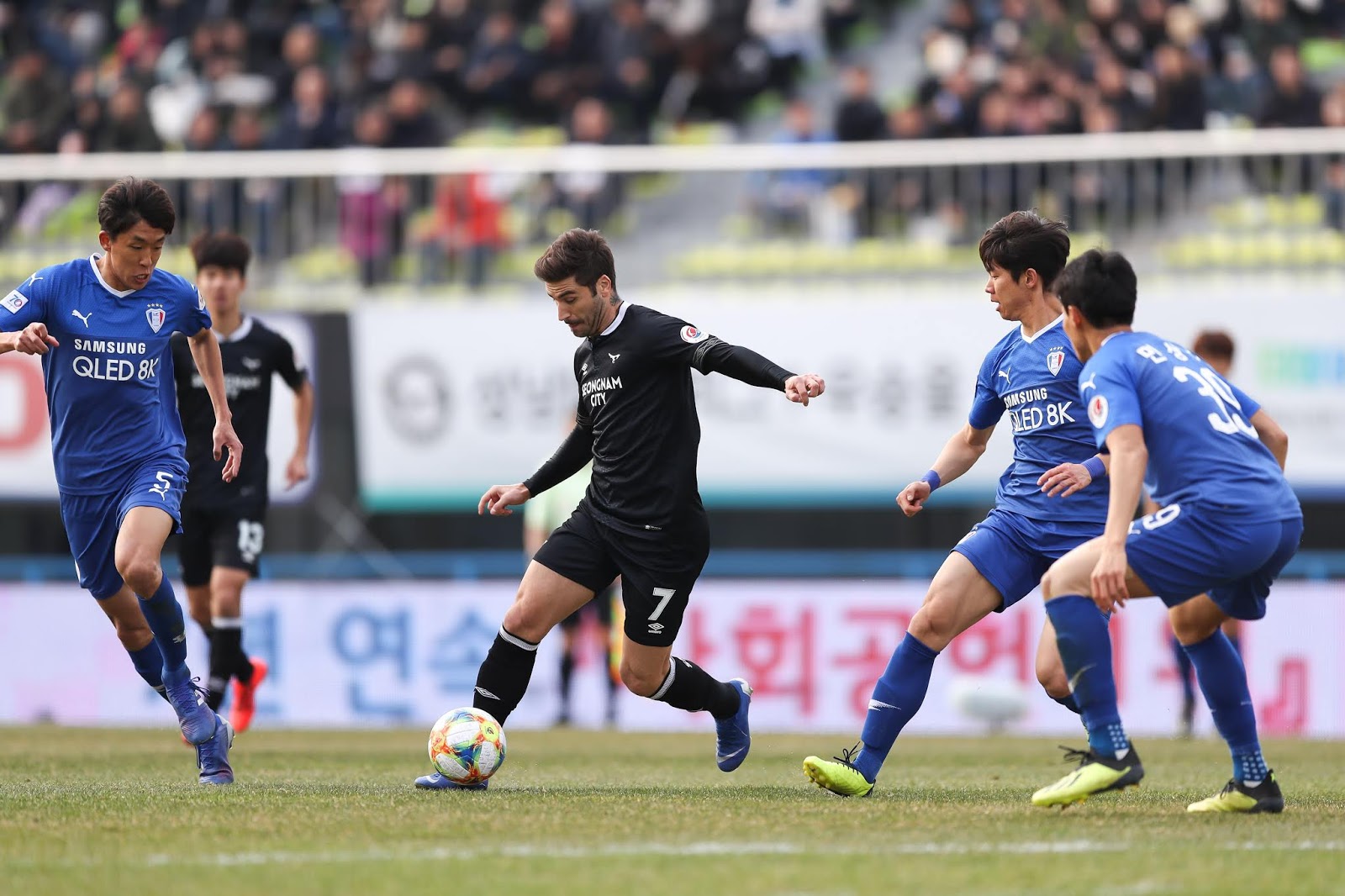Jeonbuk Hyundai vs Seongnam, 17h ngày 23/9: Không dễ dàng