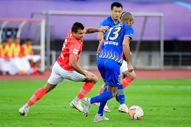 Jiangsu Suning vs Guangzhou Evergrande, 17h00 ngày 24/9: Khó thắng