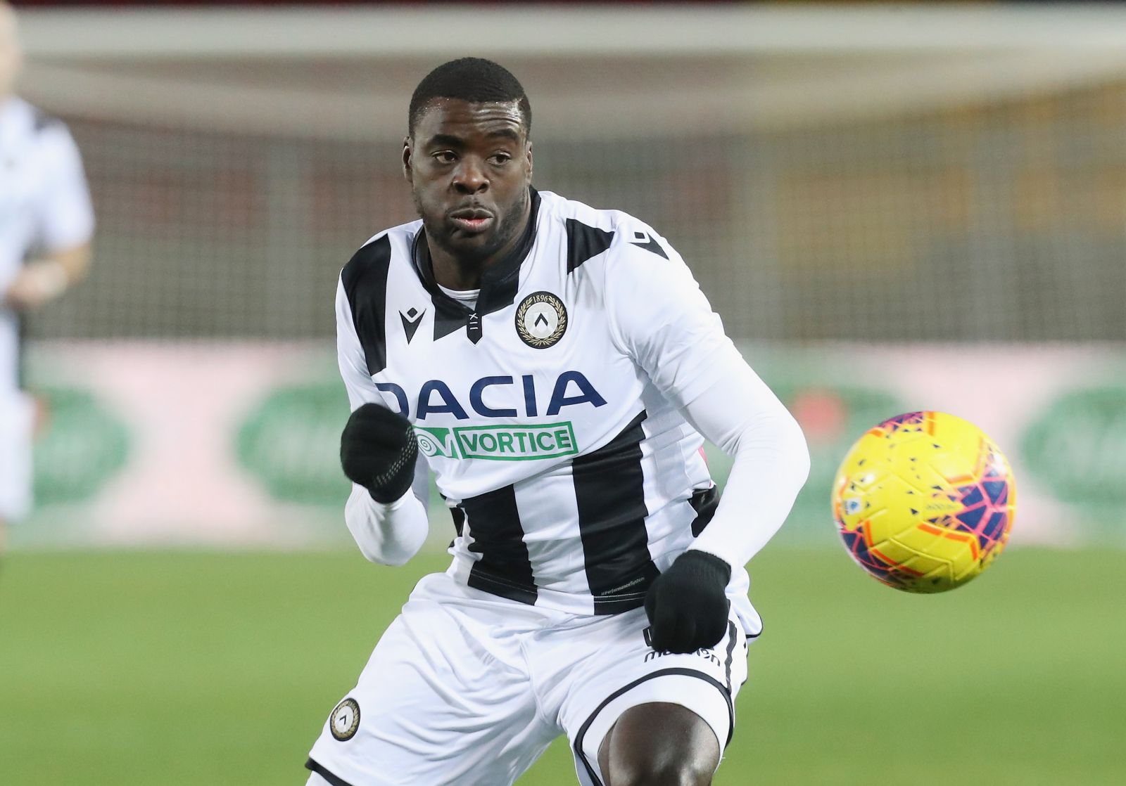 Sập bẫy của Udinese, Sassuolo bị hủy diệt tan nát