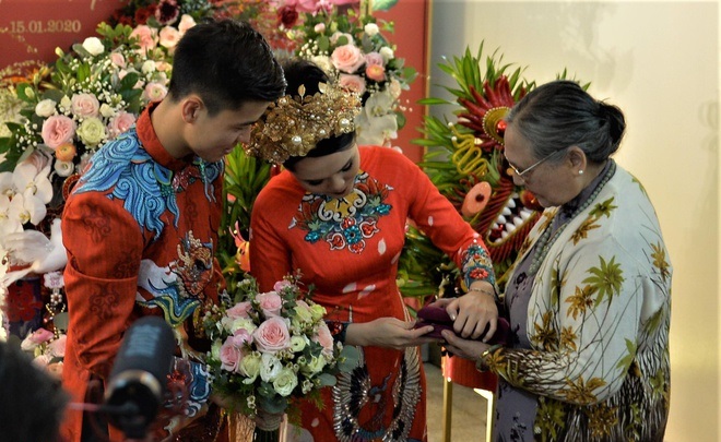 Chùm ảnh: Duy Mạnh, Quỳnh Anh rạng ngời trong lễ ăn hỏi