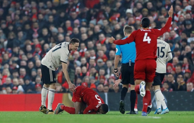 Liverpool 2-0 MU: Hạ đẹp MU, Liverpool c&ocirc; đơn tr&ecirc;n đỉnh