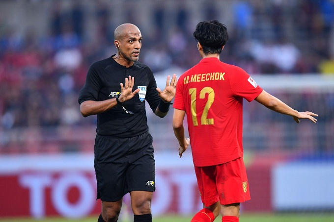 Tin tức bóng đá Việt Nam nổi bật 20/1: HLV Park Hang-seo nhận quà