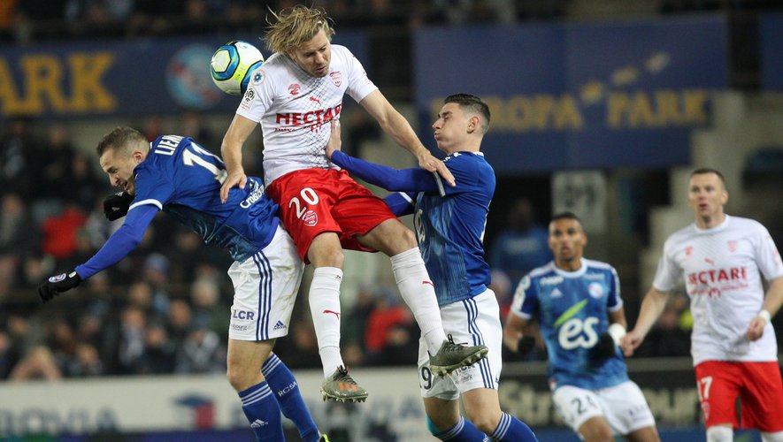 Strasbourg vs Nimes (1h 7/1): Tiếp tục nằm đáy Strasbourg vs Nimes (1h 7/1): Tiếp tục nằm đáy